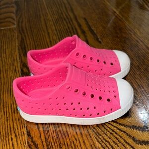 Native Kids Pink Slip-On Shoes 7C